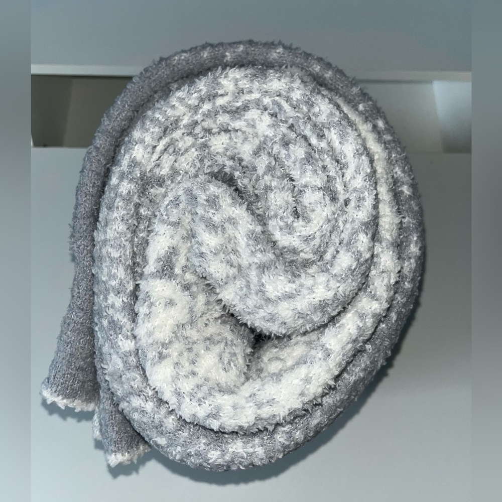 Reversible Throw Blanket - Threshold - Picture 3 of 5